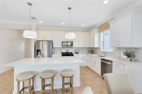 House in Orlando, Florida 4 bedrooms, 171.87 sq.m. № 2210310 - photo 4