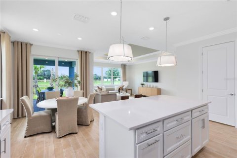 House in Orlando, Florida 4 bedrooms, 171.87 sq.m. № 2210310 - photo 5