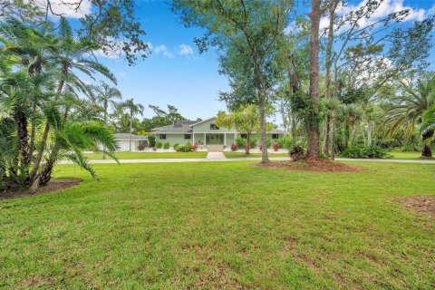 House in Sarasota, Florida 5 bedrooms, 700.85 sq.m. № 1364514 - photo 2