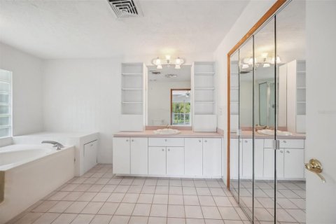 House in Sarasota, Florida 5 bedrooms, 700.85 sq.m. № 1364514 - photo 20