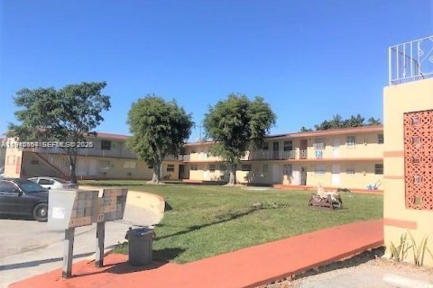 Condo in Miami, Florida, 2 bedrooms  № 2002896