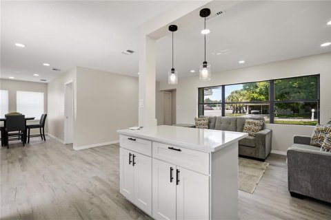 Villa ou maison à vendre à Orlando, Floride: 4 chambres, 146.04 m2 № 2267136 - photo 10