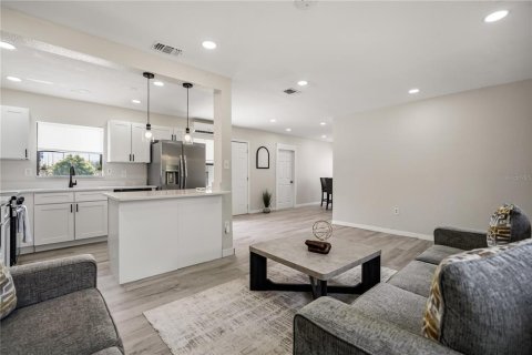 Villa ou maison à vendre à Orlando, Floride: 4 chambres, 146.04 m2 № 2267136 - photo 4