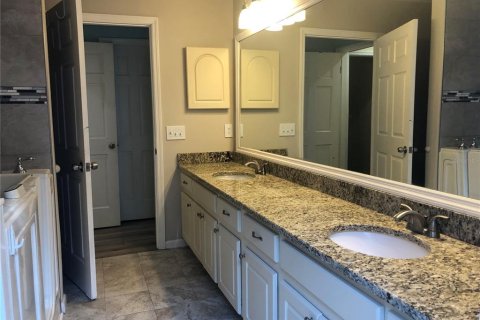 Casa en venta en Brandon, Florida, 4 dormitorios, 255.67 m2 № 1899369 - foto 17