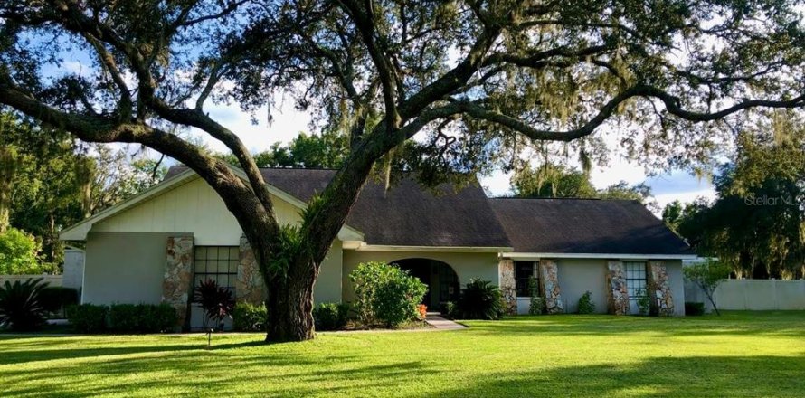 Casa en Brandon, Florida 4 dormitorios, 255.67 m2 № 1899369