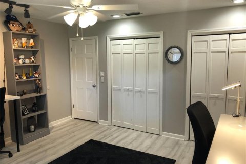 Casa en venta en Brandon, Florida, 4 dormitorios, 255.67 m2 № 1899369 - foto 20