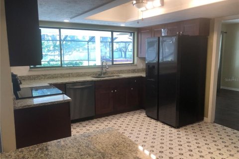 Casa en venta en Brandon, Florida, 4 dormitorios, 255.67 m2 № 1899369 - foto 7