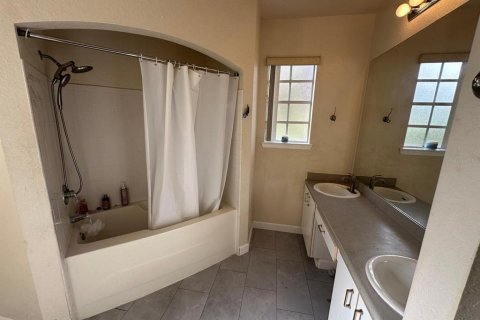 Condominio en alquiler en Lake Mary, Florida, 2 dormitorios, 115.38 m2 № 1908435 - foto 3