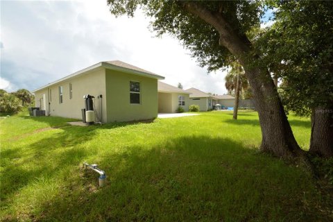 Villa ou maison à louer à North Port, Floride: 3 chambres, 168.43 m2 № 1900739 - photo 17