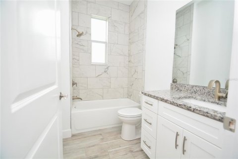 Villa ou maison à louer à North Port, Floride: 3 chambres, 168.43 m2 № 1900739 - photo 16