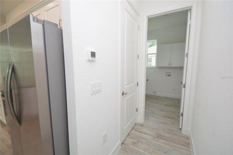 Villa ou maison à louer à North Port, Floride: 3 chambres, 168.43 m2 № 1900739 - photo 12