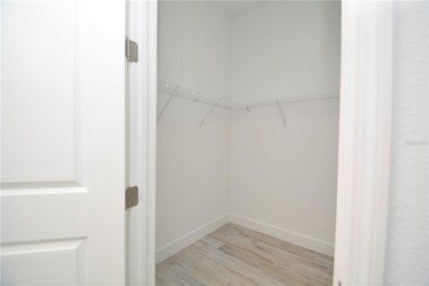 Villa ou maison à louer à North Port, Floride: 3 chambres, 168.43 m2 № 1900739 - photo 11