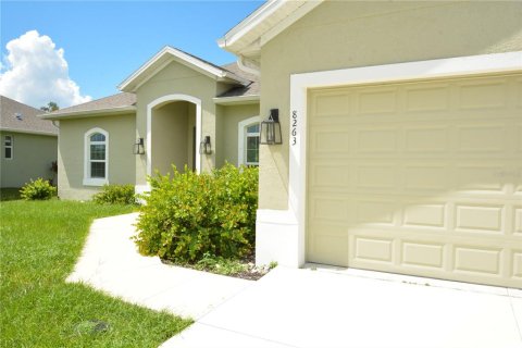 Villa ou maison à louer à North Port, Floride: 3 chambres, 168.43 m2 № 1900739 - photo 2