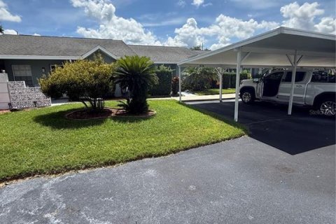 House in Zephyrhills, Florida 2 bedrooms, 106.65 sq.m. № 1894383 - photo 8