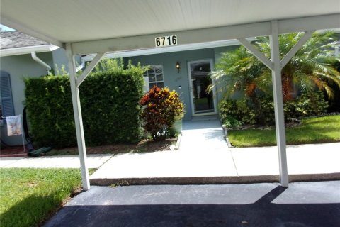 House in Zephyrhills, Florida 2 bedrooms, 106.65 sq.m. № 1894383 - photo 3
