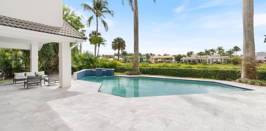 House in Boca Raton, Florida 4 bedrooms, 364.73 sq.m. № 1068178