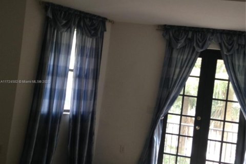 Купить кондоминиум в Дорал, Флорида 3 спальни, 172.24м2, № 1960831 - фото 10