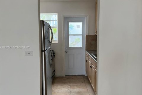 Condominio en alquiler en Miami Beach, Florida, 41.43 m2 № 1993615 - foto 5