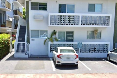 Condominio en alquiler en Miami Beach, Florida, 41.43 m2 № 1993615 - foto 8