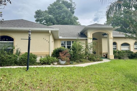 House in Hernando, Florida 3 bedrooms, 208.38 sq.m. № 1679490 - photo 1