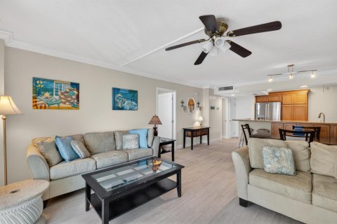 Condominio en venta en Lauderdale-by-the-Sea, Florida, 1 dormitorio, 82.68 m2 № 2179359 - foto 9