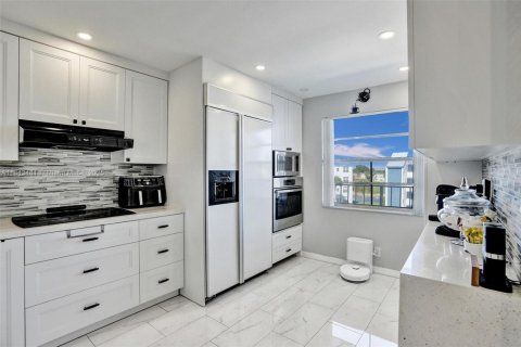 Condo in Margate, Florida, 2 bedrooms  № 1844149 - photo 6