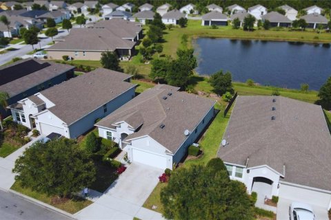 House in Saint Cloud, Florida 3 bedrooms, 155.8 sq.m. № 1757717 - photo 1
