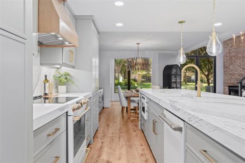 Condo in Maitland, Florida, 2 bedrooms № 2201287 - photo 5