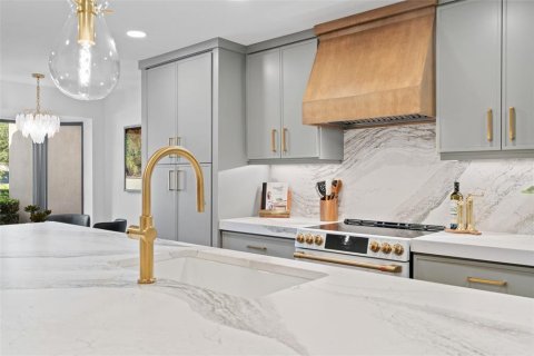 Condo in Maitland, Florida, 2 bedrooms № 2201287 - photo 6