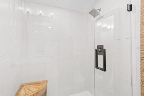 Condo in Maitland, Florida, 2 bedrooms № 2201287 - photo 29