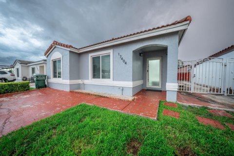 House in Miami, Florida 3 bedrooms, 129.41 sq.m. № 2010670 - photo 27