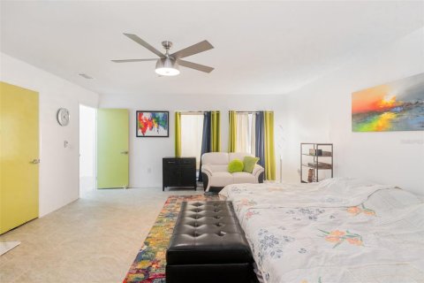 House in Ocala, Florida 5 bedrooms, 453.27 sq.m. № 1879535 - photo 24