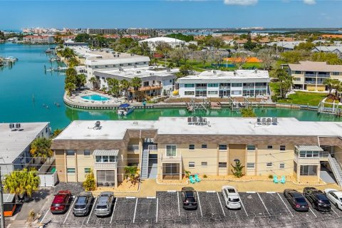 Condominio en venta en Treasure Island, Florida, 1 dormitorio, 62.24 m2 № 2198002 - foto 7