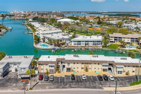 Condominio en venta en Treasure Island, Florida, 1 dormitorio, 62.24 m2 № 2198002 - foto 6