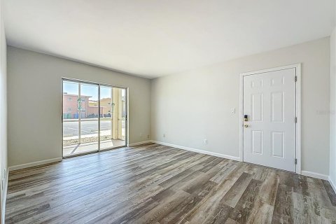 Condominio en venta en Treasure Island, Florida, 1 dormitorio, 62.24 m2 № 2198002 - foto 21