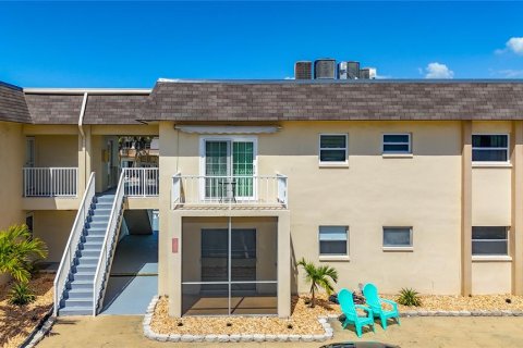 Condominio en venta en Treasure Island, Florida, 1 dormitorio, 62.24 m2 № 2198002 - foto 10