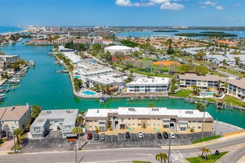Condominio en venta en Treasure Island, Florida, 1 dormitorio, 62.24 m2 № 2198002 - foto 5