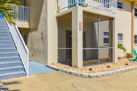 Condominio en venta en Treasure Island, Florida, 1 dormitorio, 62.24 m2 № 2198002 - foto 13
