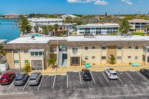 Condominio en venta en Treasure Island, Florida, 1 dormitorio, 62.24 m2 № 2198002 - foto 8