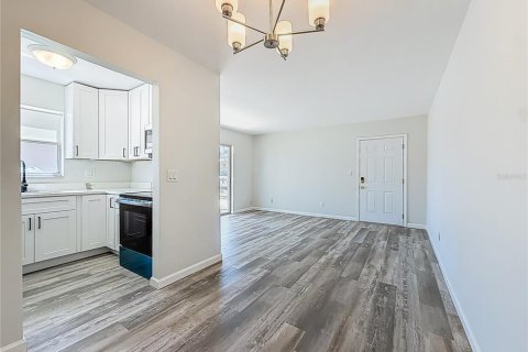 Condominio en venta en Treasure Island, Florida, 1 dormitorio, 62.24 m2 № 2198002 - foto 29