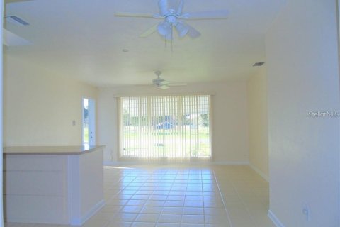 Villa ou maison à vendre à Port Charlotte, Floride: 3 chambres, 192.03 m2 № 2210420 - photo 16