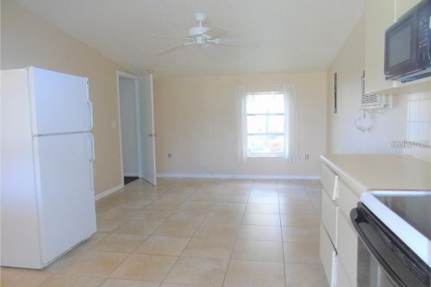Villa ou maison à vendre à Port Charlotte, Floride: 3 chambres, 192.03 m2 № 2210420 - photo 30