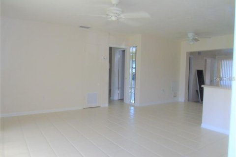 Villa ou maison à vendre à Port Charlotte, Floride: 3 chambres, 192.03 m2 № 2210420 - photo 17