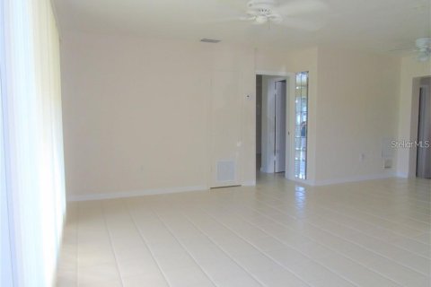 Villa ou maison à vendre à Port Charlotte, Floride: 3 chambres, 192.03 m2 № 2210420 - photo 18