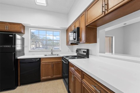 Condo in Deerfield Beach, Florida, 2 bedrooms  № 1994821 - photo 10