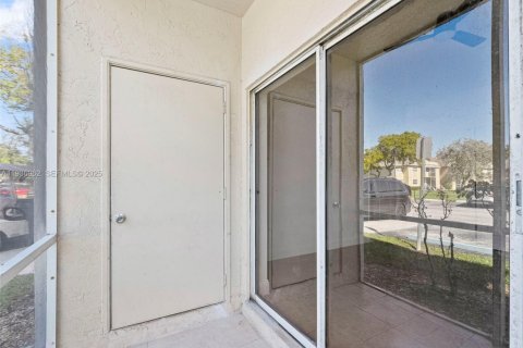 Condo in Deerfield Beach, Florida, 2 bedrooms  № 1994821 - photo 26