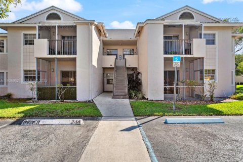 Condo in Deerfield Beach, Florida, 2 bedrooms  № 1994821 - photo 2