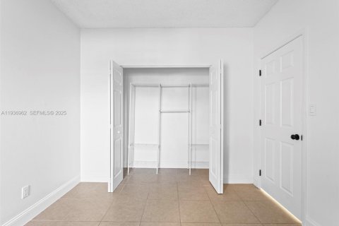 Condo in Deerfield Beach, Florida, 2 bedrooms  № 1994821 - photo 23