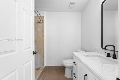 Condo in Deerfield Beach, Florida, 2 bedrooms  № 1994821 - photo 17