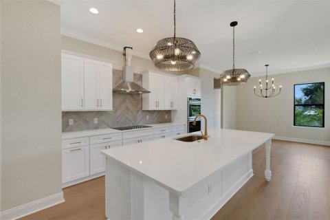 House in Lakeland, Florida 4 bedrooms, 243.68 sq.m. № 1680963 - photo 7